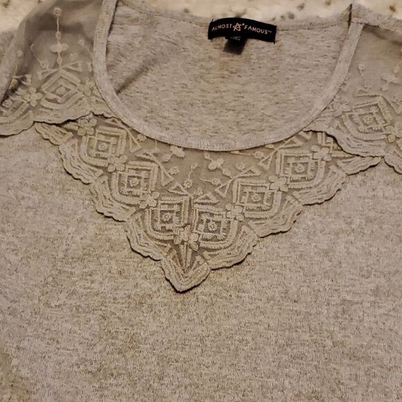 Almost & Famous Gray long sleeve top - Picture 5 of 10